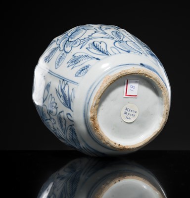 Lot 156 - A BLUE AND WHITE ‘FLORAL’ LOBED JAR AND COVER, WANLI PERIOD
