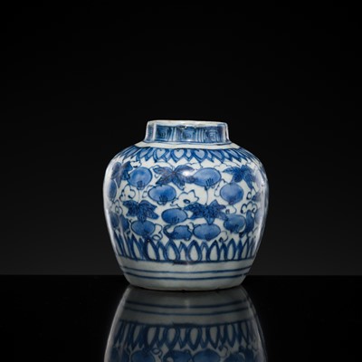 Lot 169 - A MELON-FORM ‘GOURD-VINE’ JAR, TRANSITIONAL PERIOD, FROM THE HATCHER CARGO