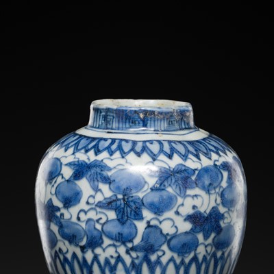 Lot 169 - A MELON-FORM ‘GOURD-VINE’ JAR, TRANSITIONAL PERIOD, FROM THE HATCHER CARGO
