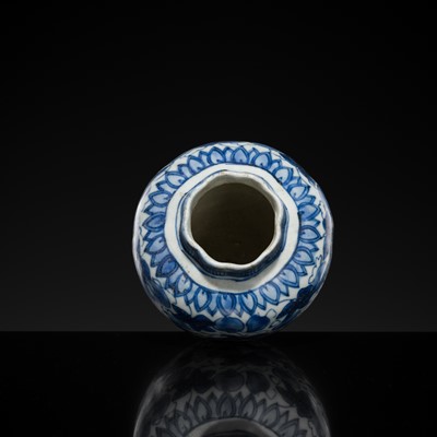 Lot 169 - A MELON-FORM ‘GOURD-VINE’ JAR, TRANSITIONAL PERIOD, FROM THE HATCHER CARGO