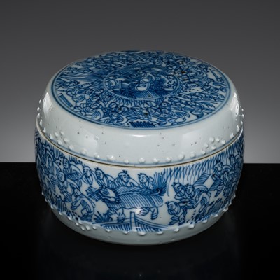 Lot 168 - A BLUE AND WHITE ‘MYTHICAL BEASTS AND HUNDRED BOYS’ DRUM-FORM BOX AND COVER, KANGXI PERIOD