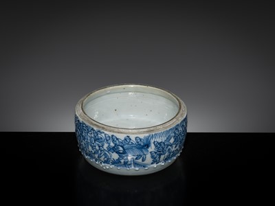 Lot 168 - A BLUE AND WHITE ‘MYTHICAL BEASTS AND HUNDRED BOYS’ DRUM-FORM BOX AND COVER, KANGXI PERIOD
