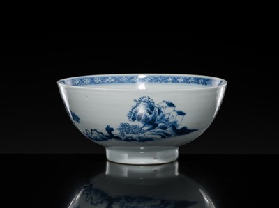 Lot 179 - A PAIR OF BLUE AND WHITE BOWLS, QIANLONG PERIOD, FROM THE NANKING CARGO