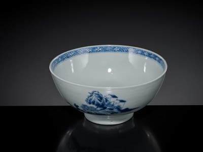 Lot 179 - A PAIR OF BLUE AND WHITE BOWLS, QIANLONG PERIOD, FROM THE NANKING CARGO