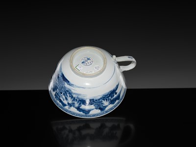 Lot 178 - A BLUE AND WHITE LARGE BOWL-SHAPED JUG, QIANLONG PERIOD, FROM THE NANKING CARGO