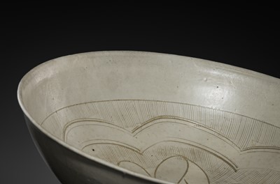 Lot 146 - A CARVED CIZHOU ‘LOTUS’ BOWL, NORTHERN SONG-YUAN DYNASTY
