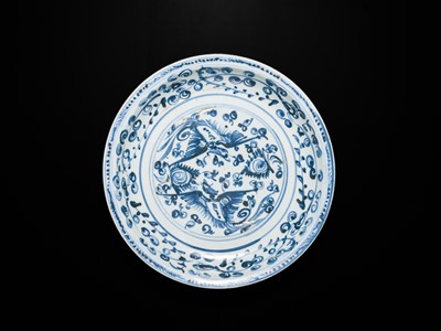 Lot 160 - A BLUE AND WHITE ‘PHOENIX’ DISH, MING DYNASTY