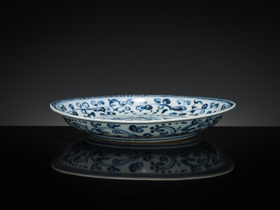 Lot 160 - A BLUE AND WHITE ‘PHOENIX’ DISH, MING DYNASTY