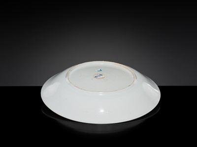 Lot 35 - A SET OF FIVE BLUE AND WHITE DISHES, QIANLONG PERIOD, FROM THE NANKING CARGO