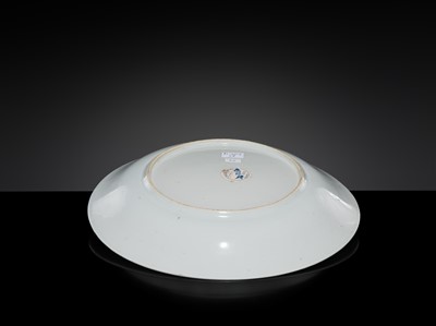 Lot 35 - A SET OF FIVE BLUE AND WHITE DISHES, QIANLONG PERIOD, FROM THE NANKING CARGO