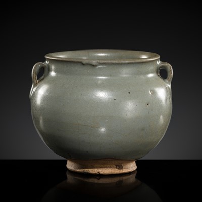 Lot 14 - A FINE JUN GLAZED TWIN-HANDLED JAR, JIN DYNASTY