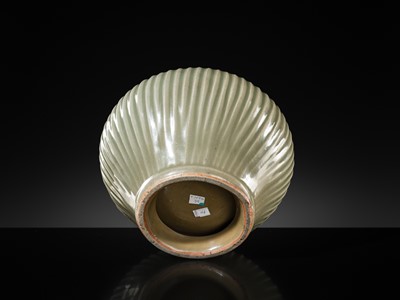 Lot 12 - A LONGQUAN CELADON ‘HUNDRED RIB’ JAR, GUAN, LATE YUAN-EARLY MING DYNASTY