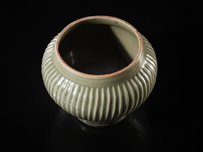 Lot 12 - A LONGQUAN CELADON ‘HUNDRED RIB’ JAR, GUAN, LATE YUAN-EARLY MING DYNASTY