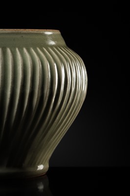 Lot 12 - A LONGQUAN CELADON ‘HUNDRED RIB’ JAR, GUAN, LATE YUAN-EARLY MING DYNASTY