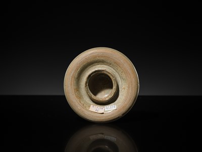 Lot 5 - A RARE CARVED LONGQUAN CELADON VASE AND COVER, NORTHERN SONG DYNASTY