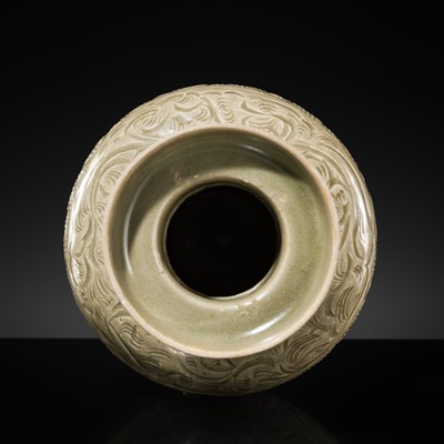 Lot 5 - A RARE CARVED LONGQUAN CELADON VASE AND COVER, NORTHERN SONG DYNASTY