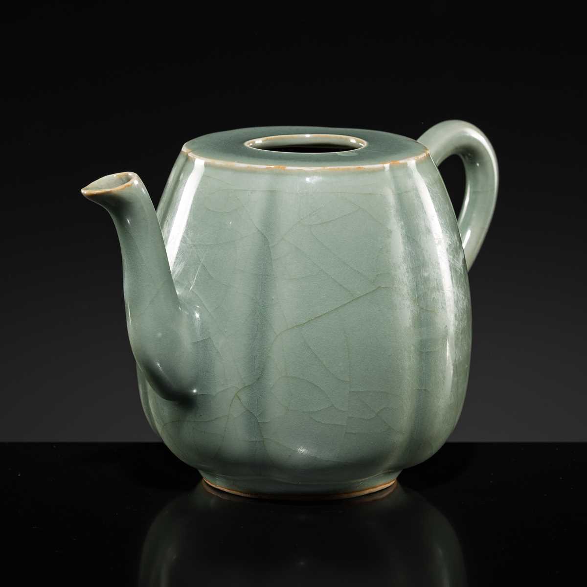 Lot 7 - A RARE LONGQUAN CELADON MELON-FORM TEAPOT, SOUTHERN SONG-YUAN DYNASTY