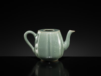 Lot 7 - A RARE LONGQUAN CELADON MELON-FORM TEAPOT, SOUTHERN SONG-YUAN DYNASTY