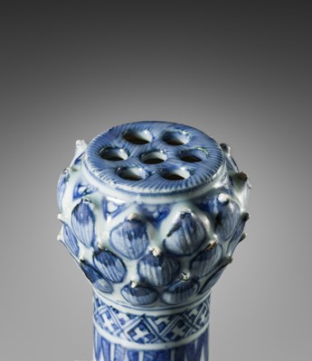 Lot 15 - AN EXTREMELY RARE BLUE AND WHITE GARLIC NECK 'LOTUS' VASE, MING DYNASTY, 16TH CENTURY