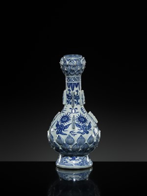 Lot 15 - AN EXTREMELY RARE BLUE AND WHITE GARLIC NECK 'LOTUS' VASE, MING DYNASTY, 16TH CENTURY