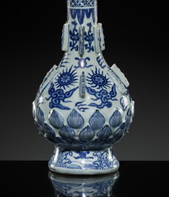 Lot 15 - AN EXTREMELY RARE BLUE AND WHITE GARLIC NECK 'LOTUS' VASE, MING DYNASTY, 16TH CENTURY