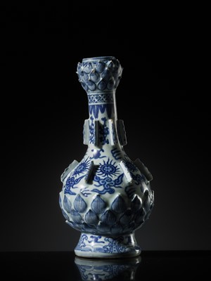 Lot 15 - AN EXTREMELY RARE BLUE AND WHITE GARLIC NECK 'LOTUS' VASE, MING DYNASTY, 16TH CENTURY