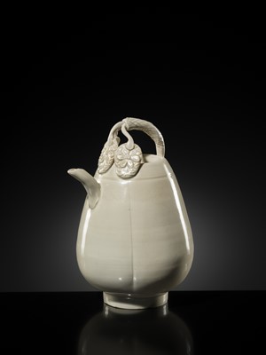 Lot 3 - A RARE SMALL DINGYAO ‘MELON’ EWER, NORTHERN SONG DYNASTY