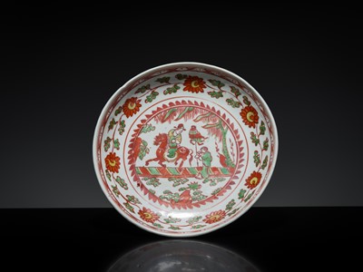 Lot 154 - AN IRON-RED, YELLOW AND GREEN ENAMELED ‘EQUESTRIAN’ DISH, MING DYNASTY