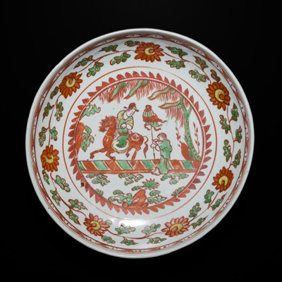 Lot 154 - AN IRON-RED, YELLOW AND GREEN ENAMELED ‘EQUESTRIAN’ DISH, MING DYNASTY