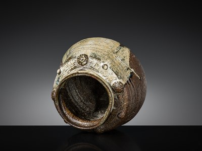 Lot 135 - A MADARA KARATSU-WARE MIZUSASHI (FRESH WATER JAR), EDO PERIOD, 18TH-19TH CENTURY