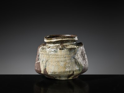 Lot 135 - A MADARA KARATSU-WARE MIZUSASHI (FRESH WATER JAR), EDO PERIOD, 18TH-19TH CENTURY