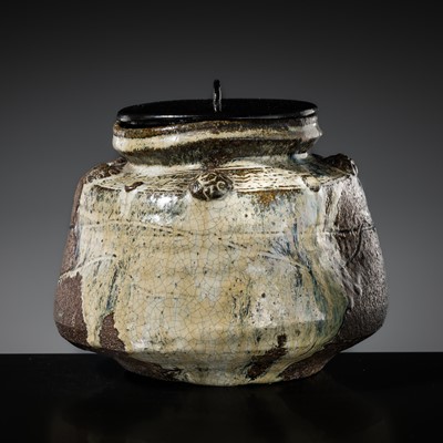 Lot 135 - A MADARA KARATSU-WARE MIZUSASHI (FRESH WATER JAR), EDO PERIOD, 18TH-19TH CENTURY