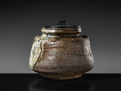 Lot 135 - A MADARA KARATSU-WARE MIZUSASHI (FRESH WATER JAR), EDO PERIOD, 18TH-19TH CENTURY