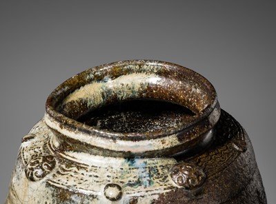 Lot 135 - A MADARA KARATSU-WARE MIZUSASHI (FRESH WATER JAR), EDO PERIOD, 18TH-19TH CENTURY