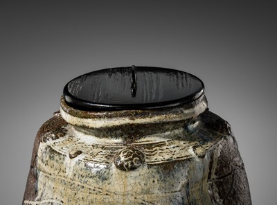 Lot 135 - A MADARA KARATSU-WARE MIZUSASHI (FRESH WATER JAR), EDO PERIOD, 18TH-19TH CENTURY