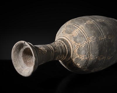 Lot 254 - AN IMPRESSED STONEWARE URN, UNIFIED SILLA DYNASTY