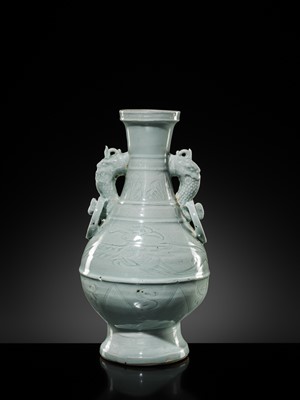 Lot 11 - A LARGE QINGBAI VASE, YUAN DYNASTY