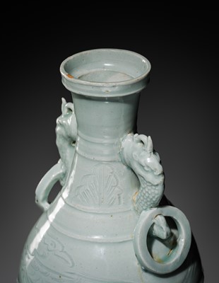 Lot 11 - A LARGE QINGBAI VASE, YUAN DYNASTY