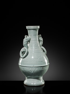 Lot 11 - A LARGE QINGBAI VASE, YUAN DYNASTY