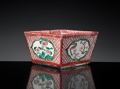 Lot 153 - A RARE KINRANDE SQUARE WATER JAR, MIZUSASHI, MING DYNASTY
