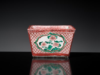 Lot 153 - A RARE KINRANDE SQUARE WATER JAR, MIZUSASHI, MING DYNASTY