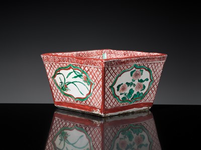 Lot 153 - A RARE KINRANDE SQUARE WATER JAR, MIZUSASHI, MING DYNASTY