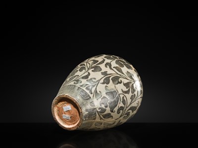 Lot 39 - AN UNDERGLAZE IRON-PAINTED AND CELADON-GLAZED ‘PEONY’ MAEBYONG, GORYEO DYNASTY, 12TH CENTURY
