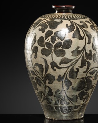 Lot 39 - AN UNDERGLAZE IRON-PAINTED AND CELADON-GLAZED ‘PEONY’ MAEBYONG, GORYEO DYNASTY, 12TH CENTURY