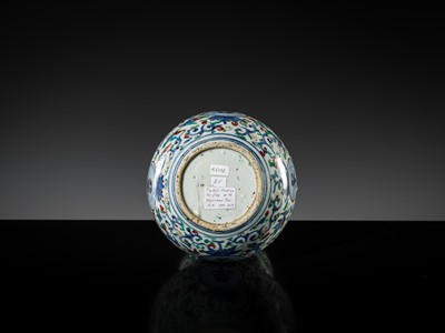 Lot 20 - A RARE WUCAI 'DAJI' DOUBLE-GOURD VASE, WANLI PERIOD