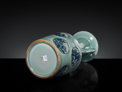 Lot 185 - A NABESHIMA CELADON-GLAZED AND UNDERGLAZE-BLUE-DECORATED ‘KINUTA’ MALLET VASE, 19TH-20TH CENTURY