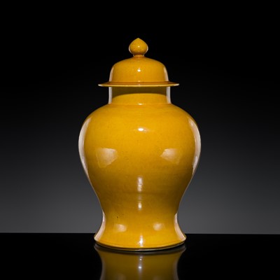 Lot 183 - A LARGE YELLOW GLAZED BALUSTER JAR AND COVER, 18TH-19TH CENTURY
