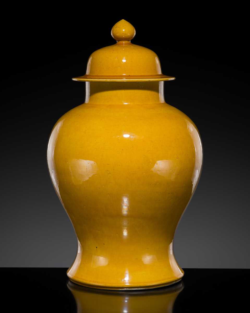 Lot 183 - A LARGE YELLOW GLAZED BALUSTER JAR AND COVER, 18TH-19TH CENTURY
