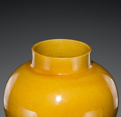 Lot 183 - A LARGE YELLOW GLAZED BALUSTER JAR AND COVER, 18TH-19TH CENTURY