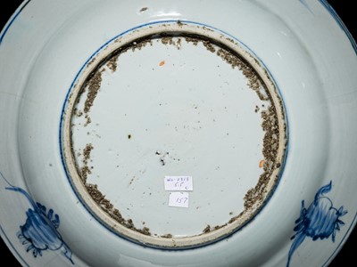 Lot 163 - A LARGE BLUE AND WHITE ‘SCHOLAR’ DISH, WANLI PERIOD